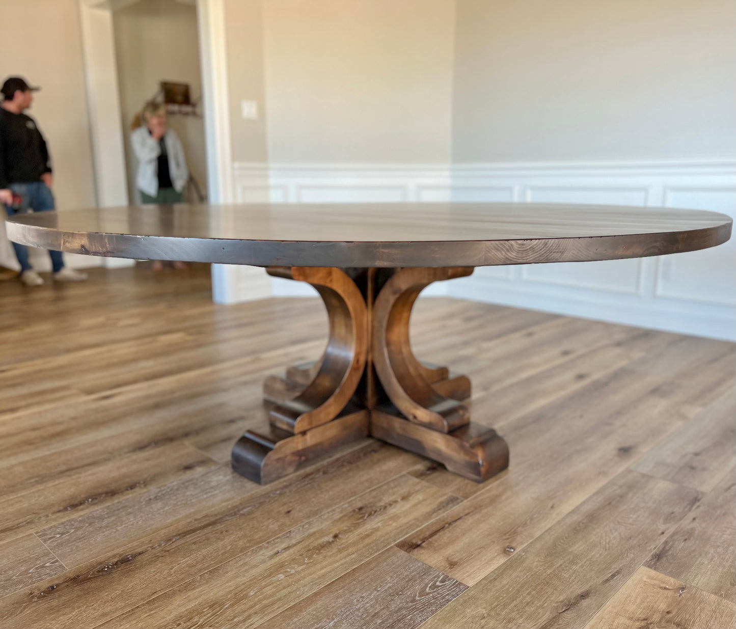 Round Curved Base Dining Table