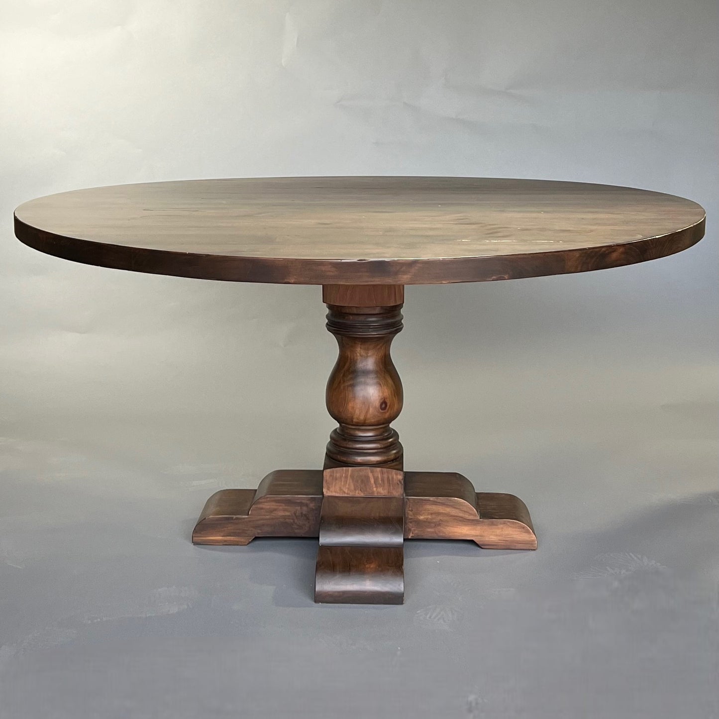 Round Pedestal Base Dining Table with Hand-turned Pedestal